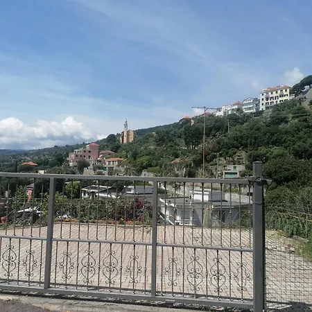 Con Vista Panoramica Сasa de vacaciones Alassio