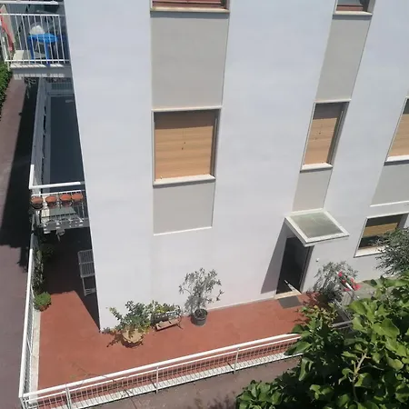 Con Vista Panoramica Feriehus Alassio