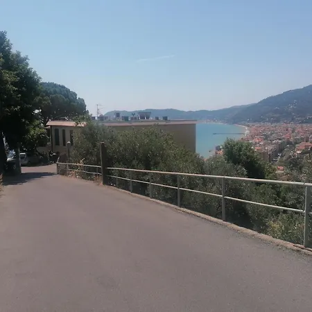 Con Vista Panoramica ألاسيو